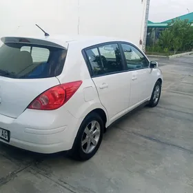 Nissan Versa 2011