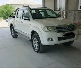 Toyota Hilux 2013