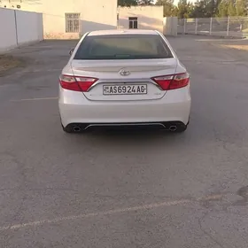 Toyota Camry 2015