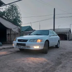 Toyota Camry 2000