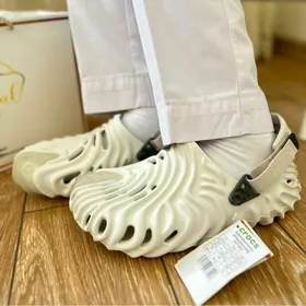 crocs