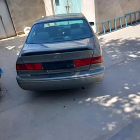 Toyota Camry 2000