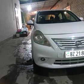 Nissan Versa 2012