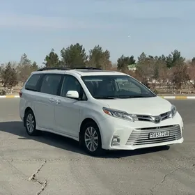 Toyota Sienna 2018
