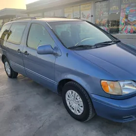 Toyota Sienna 2003