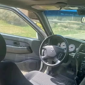 Nissan Pathfinder 2002