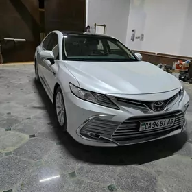 Toyota Camry 2021