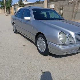 Mercedes-Benz E320 1999