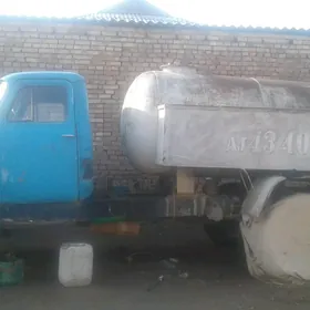 Gaz 53 1983