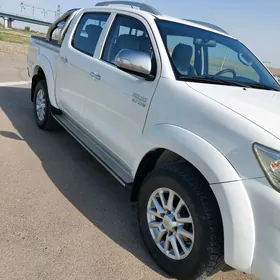 Toyota Hilux 2014