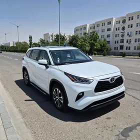 Toyota Highlander 2022