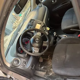 Nissan Versa 2012