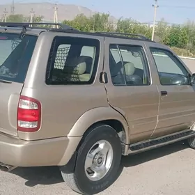 Infiniti QX4 1999
