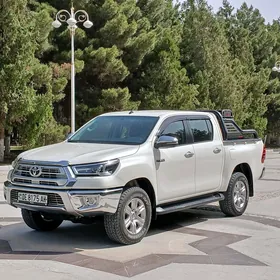 Toyota Hilux 2021