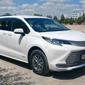 Toyota Sienna 2021