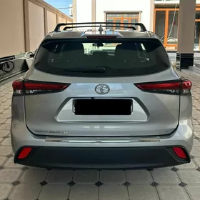 Toyota Highlander 2020