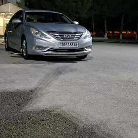 Hyundai Sonata 2011