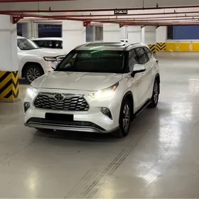 Toyota Highlander 2021