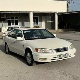 Toyota Camry 2001