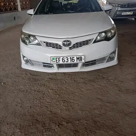 Toyota Camry 2012