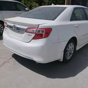 Toyota Camry 2013