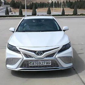 Toyota Camry 2021