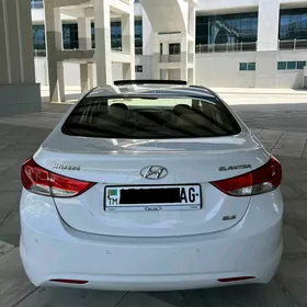 Hyundai Elantra 2011