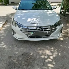 Hyundai Elantra 2020