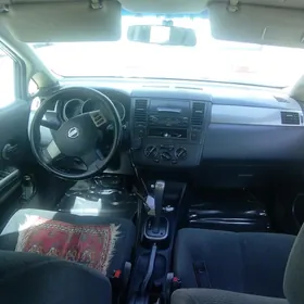 Nissan Versa 2010
