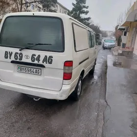 Toyota Hiace 2004