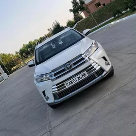Toyota Highlander 2018