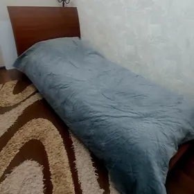 Кровать односпалка Istikbal с матрасом.