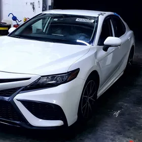 Toyota Camry 2021