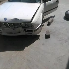 BMW 320 1987
