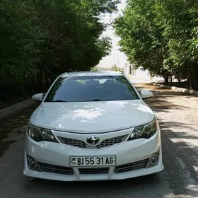 Toyota Camry 2014