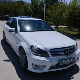 Mercedes-Benz C300 2013