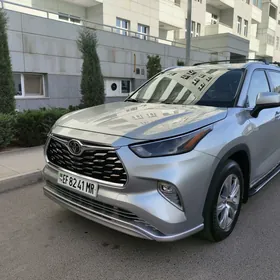 Toyota Highlander 2022