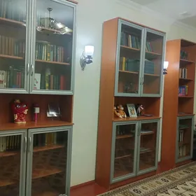 книжный шкаф