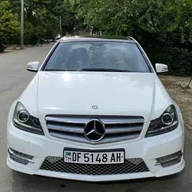 Mercedes-Benz C350 2013