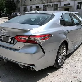 Toyota Camry 2019