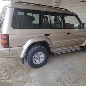 Mitsubishi Pajero 1993