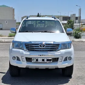 Toyota Hilux 2013