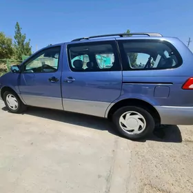 Toyota Sienna 2002