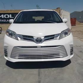 Toyota Sienna 2020