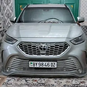 Toyota Highlander 2021