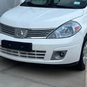 Nissan Versa 2012