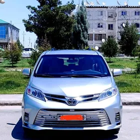 Toyota Sienna 2020