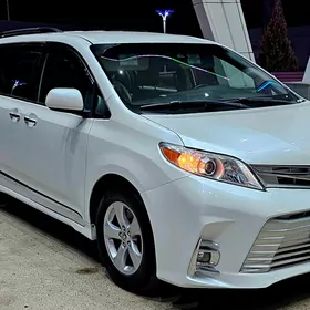 Toyota Sienna 2020