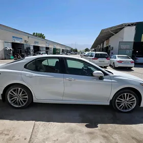 Toyota Camry 2020