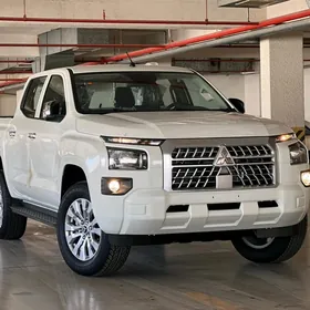 Mitsubishi L200 2025